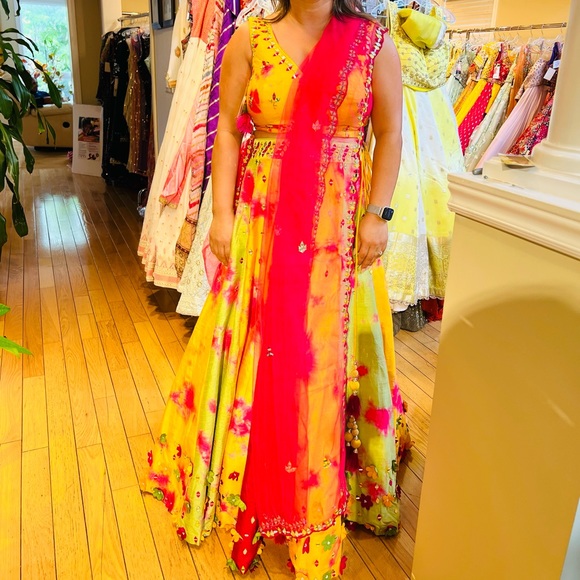 Boutique, yellow/Pink, size large, 42 - Picture 2 of 2